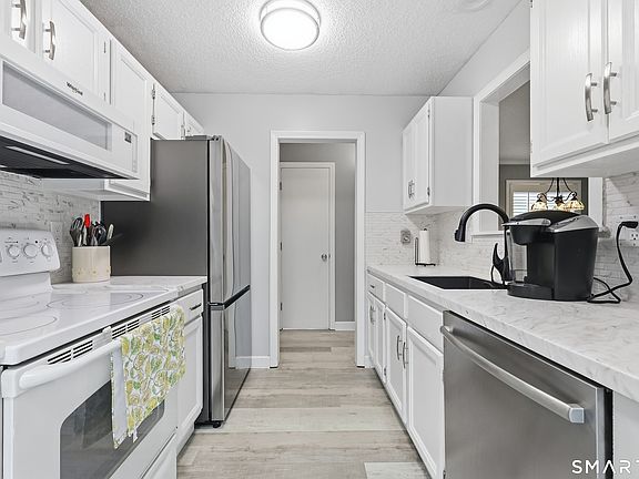 4th image of 111 Riverton Road #79