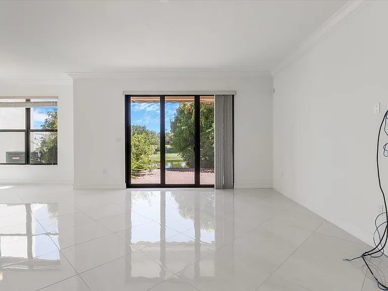 10098 Akenside Dr — Photo 13