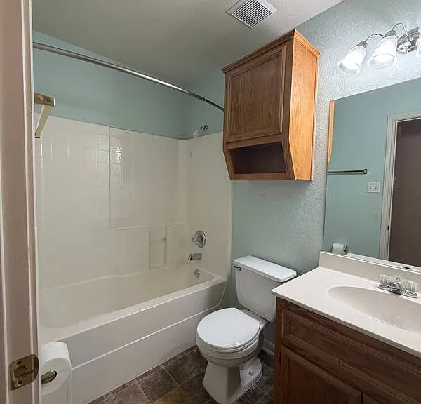 715 Lakeview Dr — Photo 8