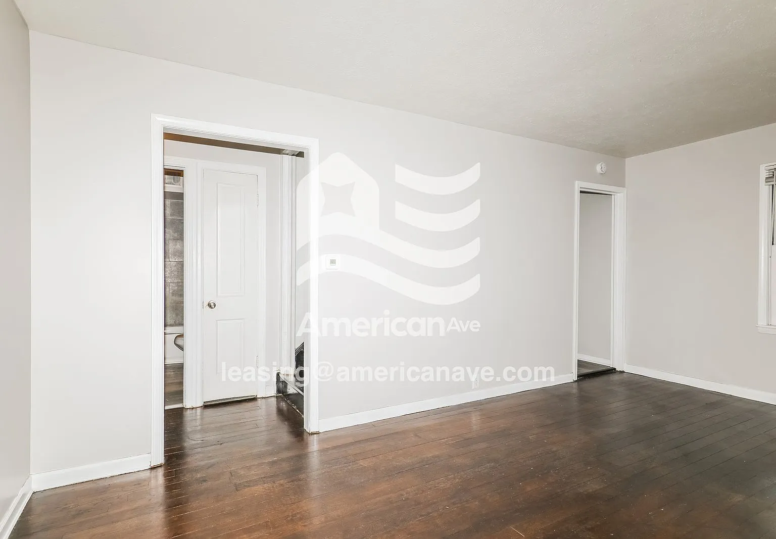 3 bed, 1.0 bath, 888 sqft, $1,072 — Photo 4