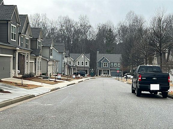 4th image of 301 Ridge Pointe Dr