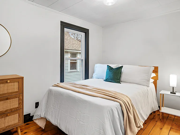 34 Asbury St — Photo 3
