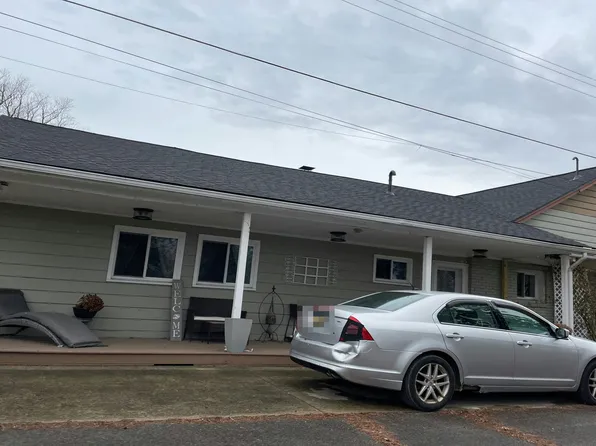 10156 Grand Blvd, Luna Pier, MI 48157