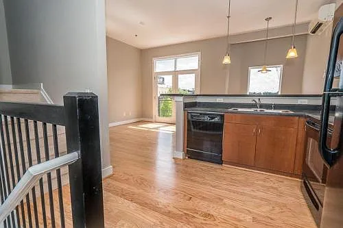 950 Westmere Ave — Photo 8