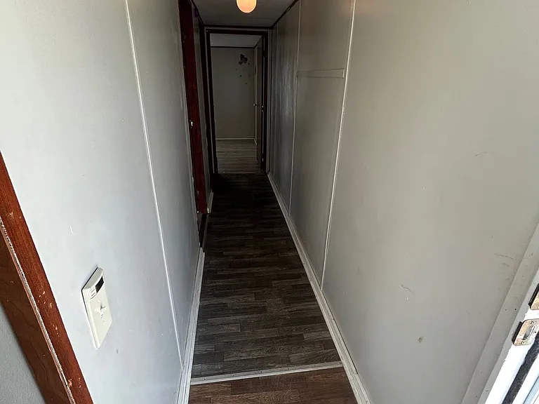 310 Walker Ct — Photo 4