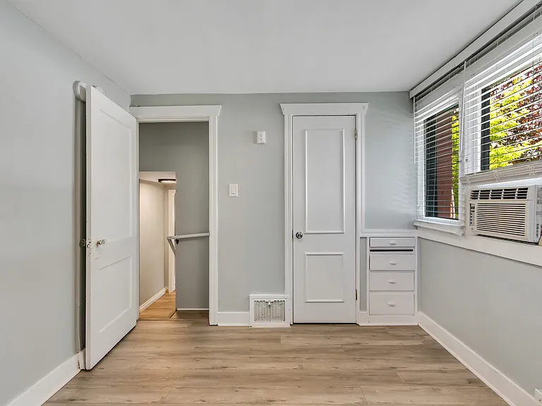 678 E 3rd Ave #1 — Photo 52