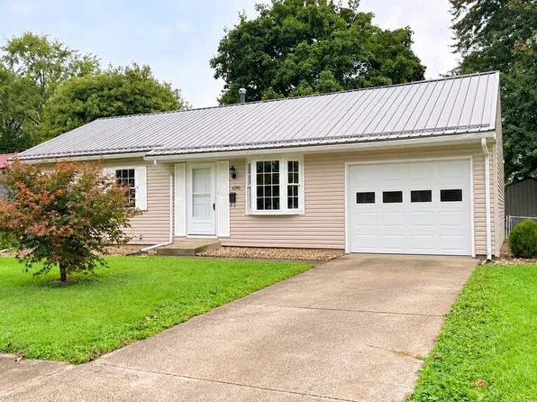 1090 Sherwood Dr, Bucyrus, OH 44820