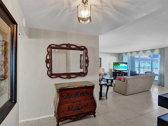 3rd image of 4280 Galt Ocean Dr APT 2