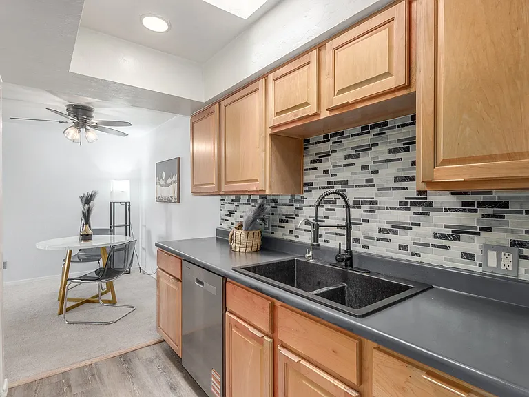 455 W Kelso St #239 — Photo 8