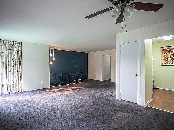 4th image of 424 Carpenter Ave