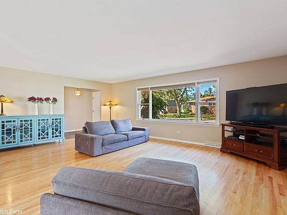 2nd image of 11041 Doogan Ave