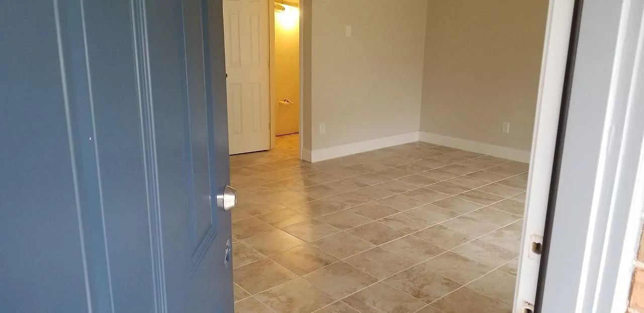 2 bed, 1.5 bath, 1100 sqft, $1,250 — Photo 3