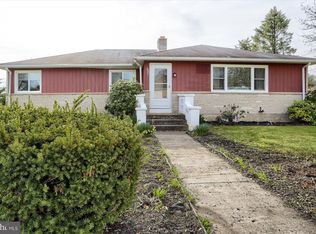 1801 Oakley Dr, Dover, PA 17315