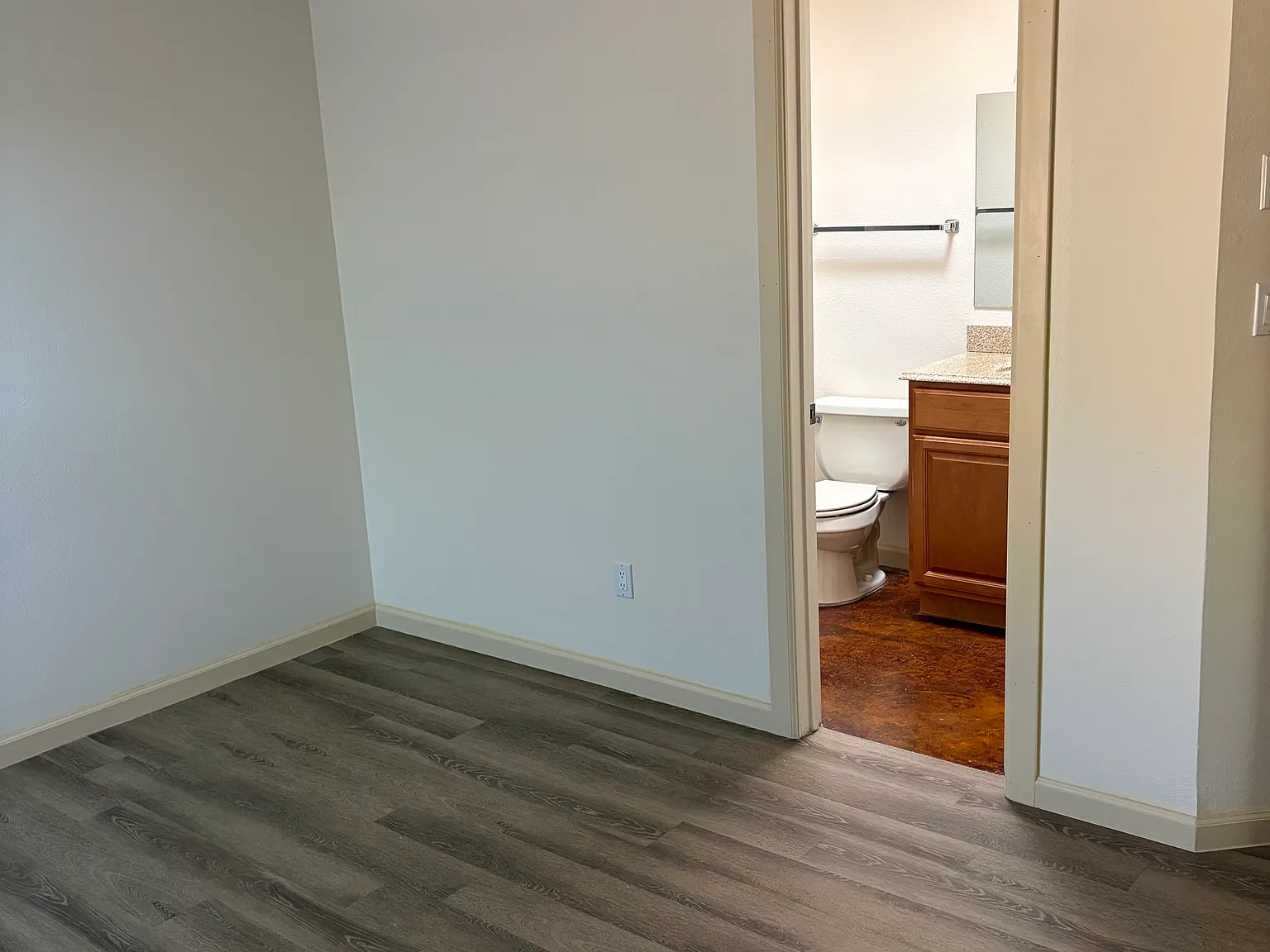 3 bed, 1288 sqft, $2,500 — Photo 2