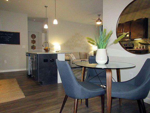 5th image of 9047 Westpointe Dr #4805