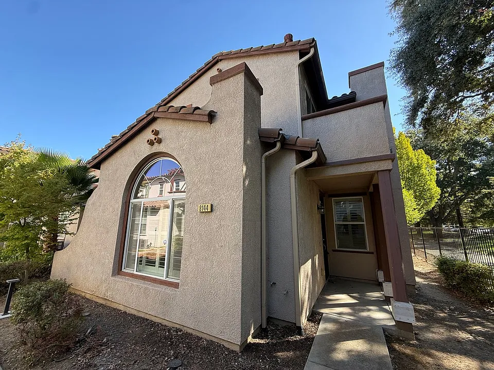 8144 Crystal Walk Cir