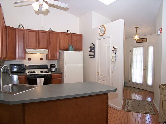 3rd image of 1307 Constance Ln