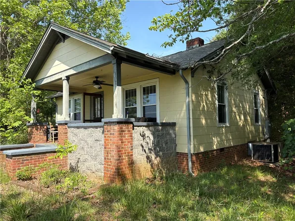 322 Old Seneca Rd, Six Mile, SC 29682