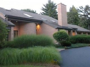 60 McKinley St, Saint Charles, IL