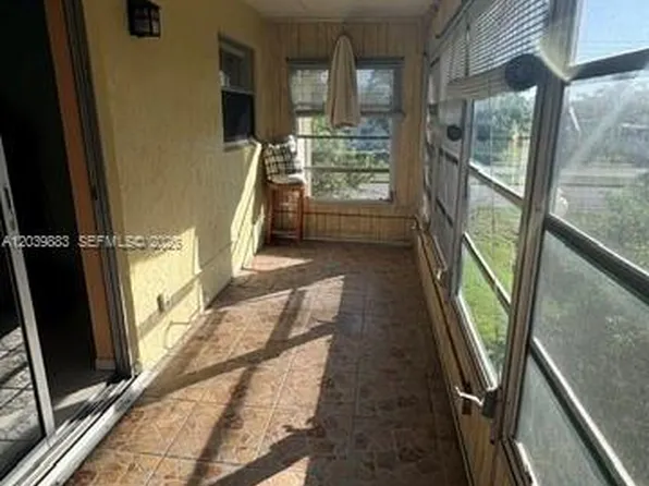 9200 SW 3rd St APT 111, Boca Raton, FL 33428