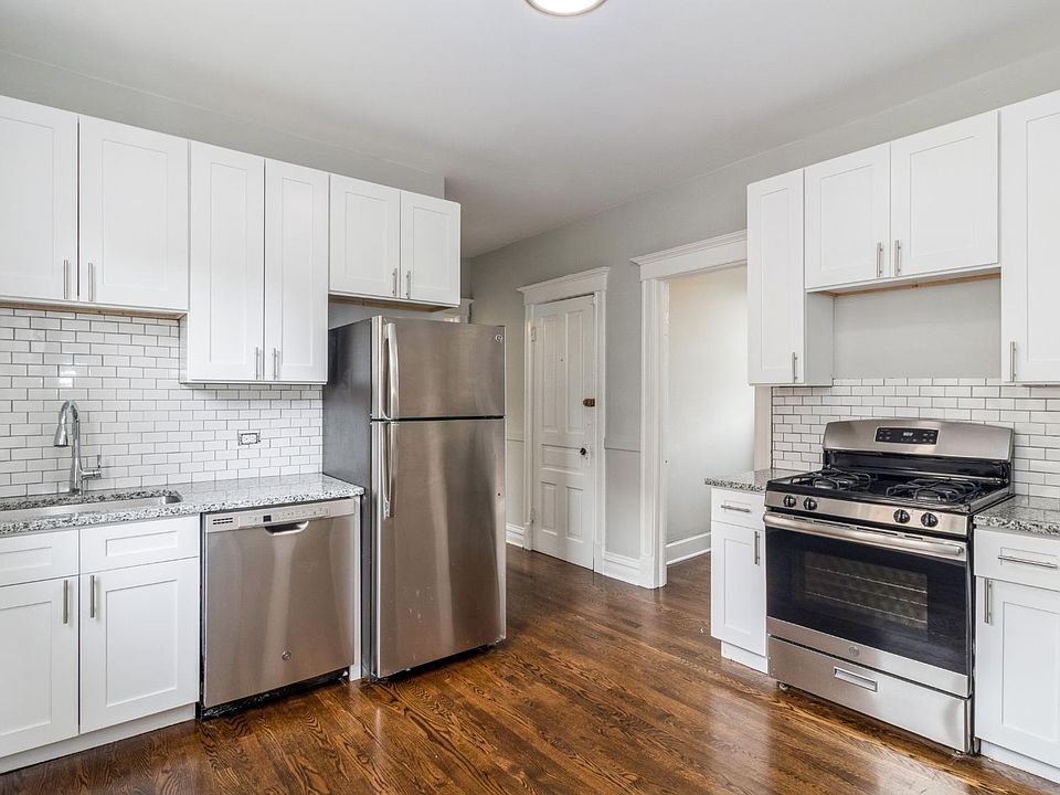 1st image of 2045 N Winchester Ave #3E