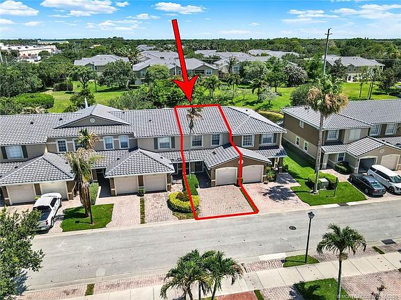 3rd image of 2977 SE Lexington Lakes Dr