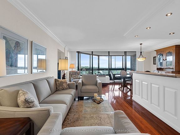 3rd image of 181 Collier St #1401