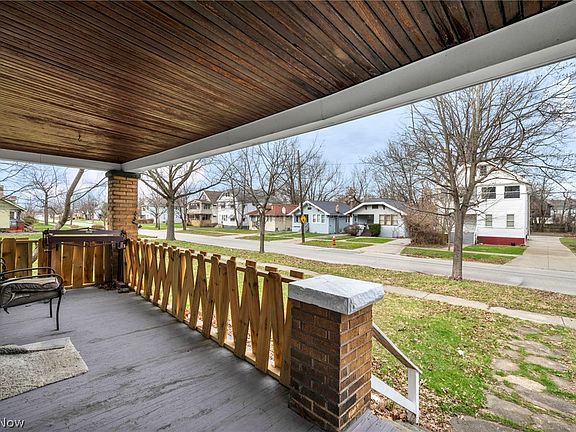 4th image of 1742 Wayside Rd