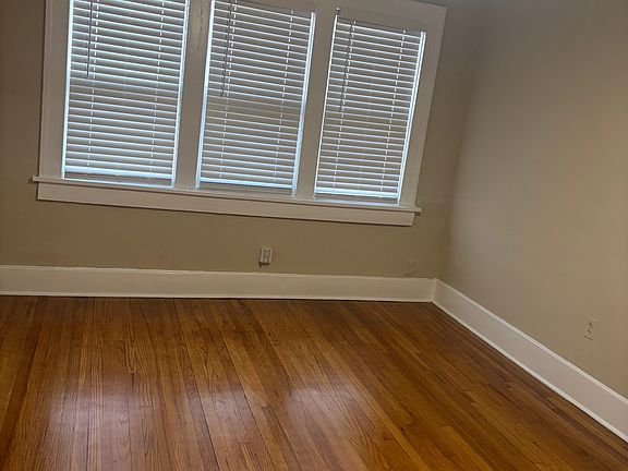 5th image of 327 NW 22nd St APT 8