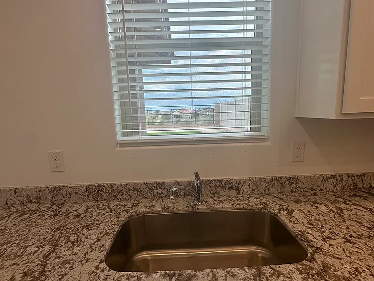 13330 W Eagle Feather Rd — Photo 17