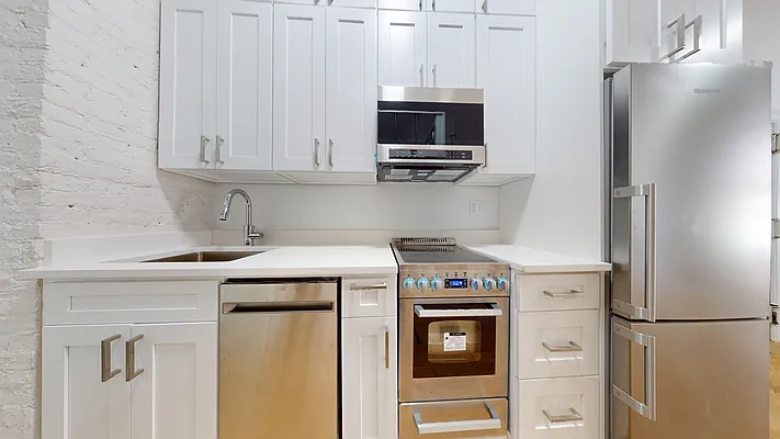 Rented by Bond New York | media 12