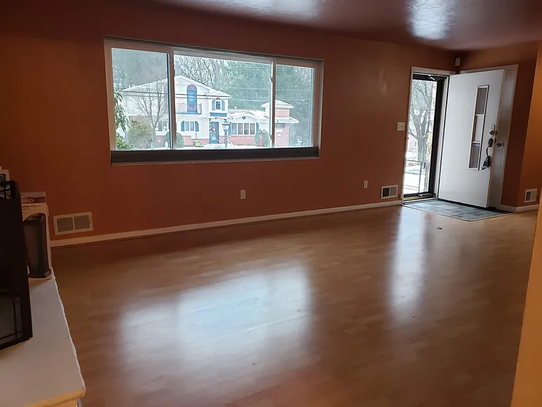 343 Goldsmith Rd — Photo 5