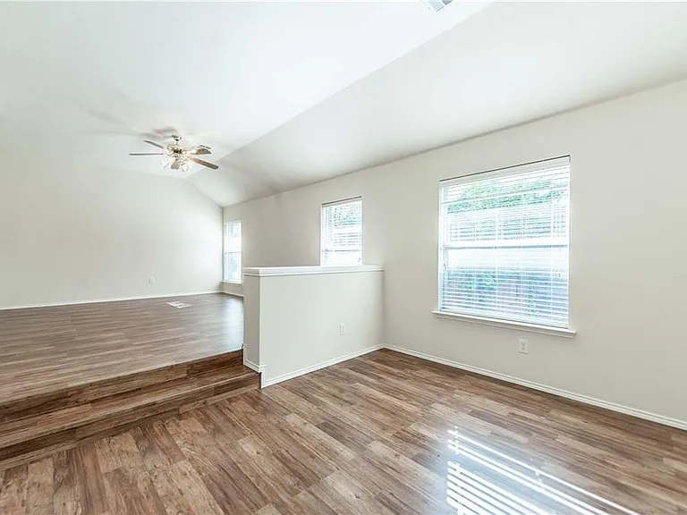 2424 Brycewood Ln — Photo 13