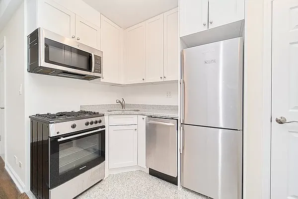 Rented by Living New York | media 7