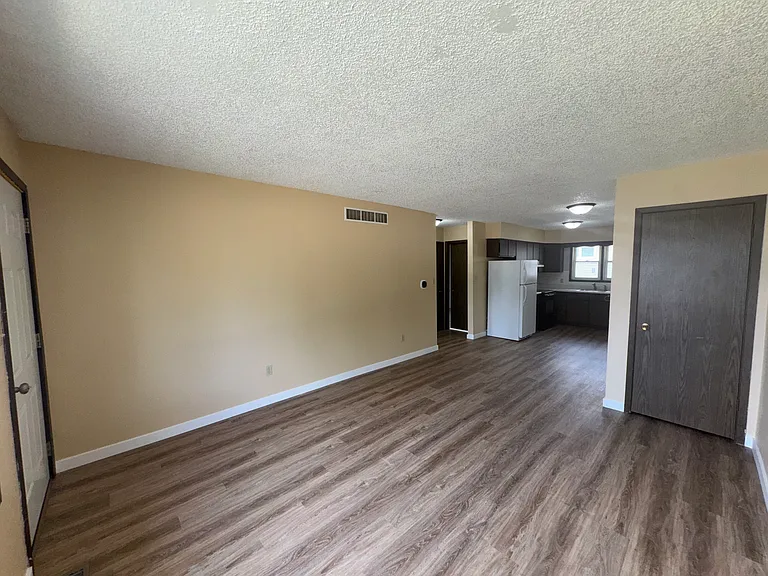 111 Westgate St — Photo 4