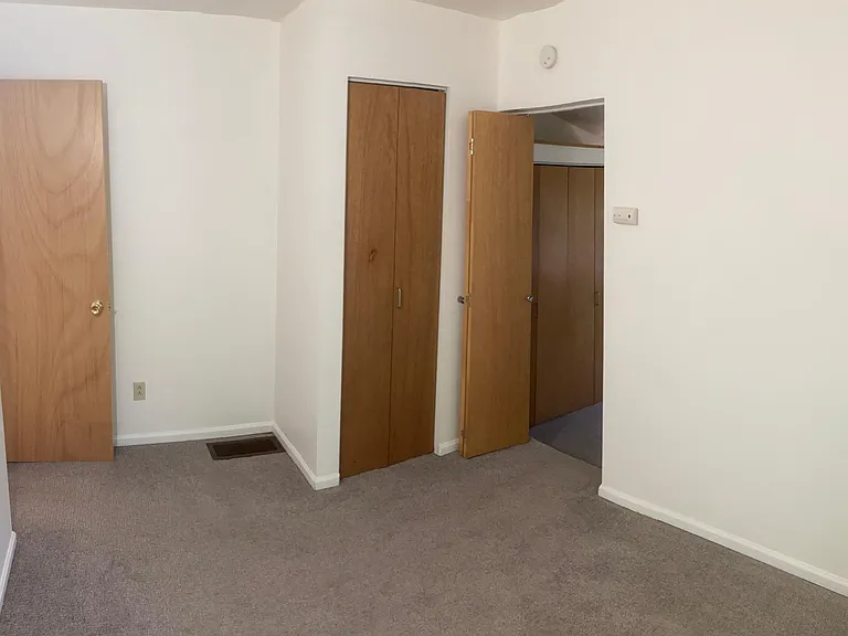 office/accessory room