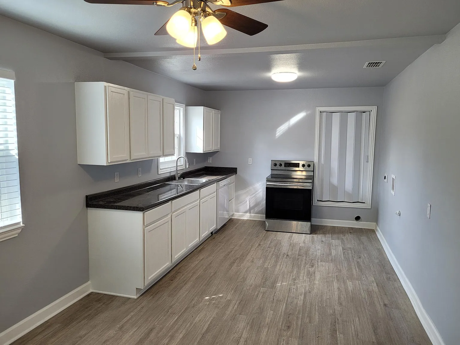 2 bed, 792 sqft, $1,100 — Photo 4