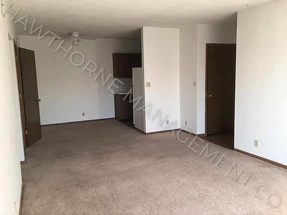 3rd image of 3400 Balboa Ln APT 22
