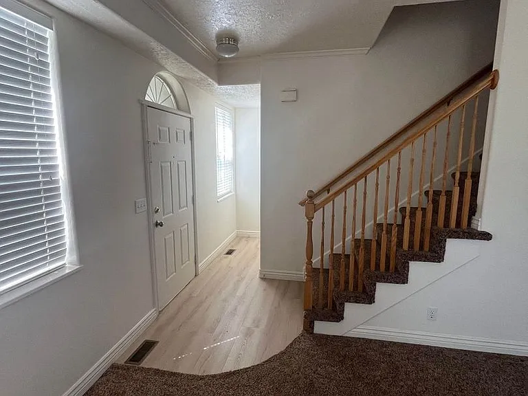 1947 S Columbia Ln #17 — Photo 2
