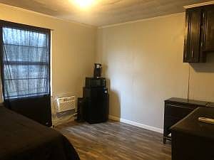 2nd image of 2635 E Napoleon St #B2