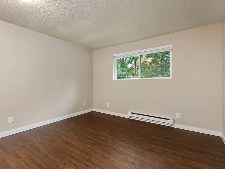 Willowbrook Apartments — Photo 10