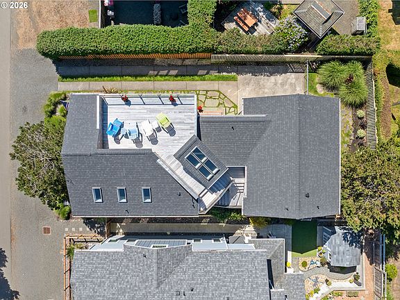 2nd image of 164 Fernwood St