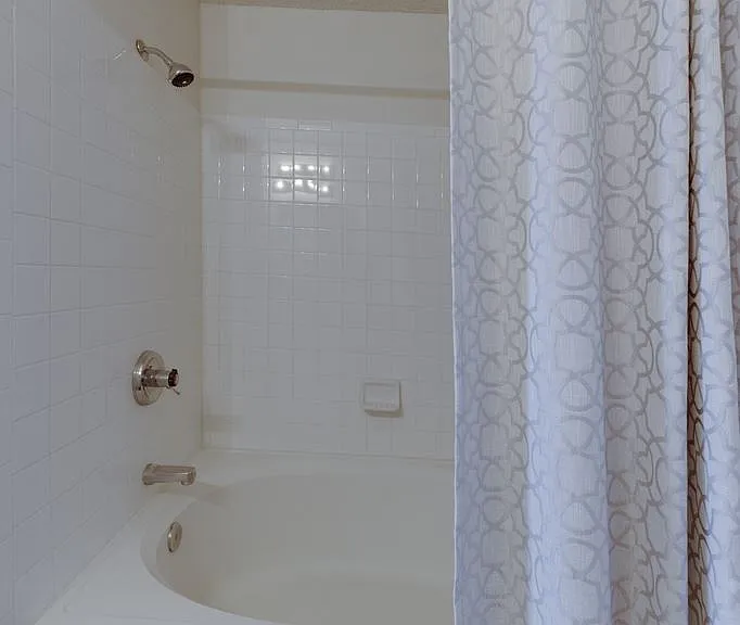La Crosse Apartments — Photo 24
