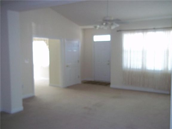3rd image of 6914 Park Square Dr #26