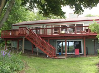 2425 Dove Ct, Cedarburg, WI 53012