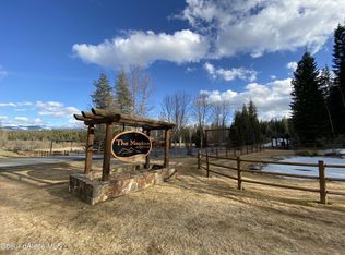 99 Summit Pl, Naples, ID 83847