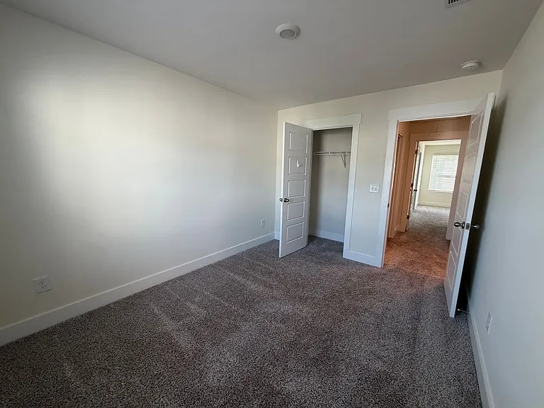 814 Thread Way — Photo 14
