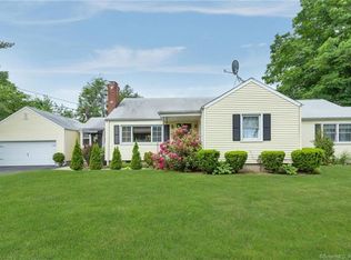 15 Chestnut Hill Rd, Norwalk, CT 06851