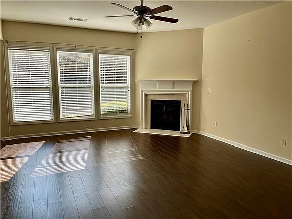 5th image of 2279 White Alder Dr