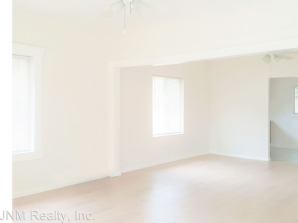 1st image of 1524 E 52nd St #7476326